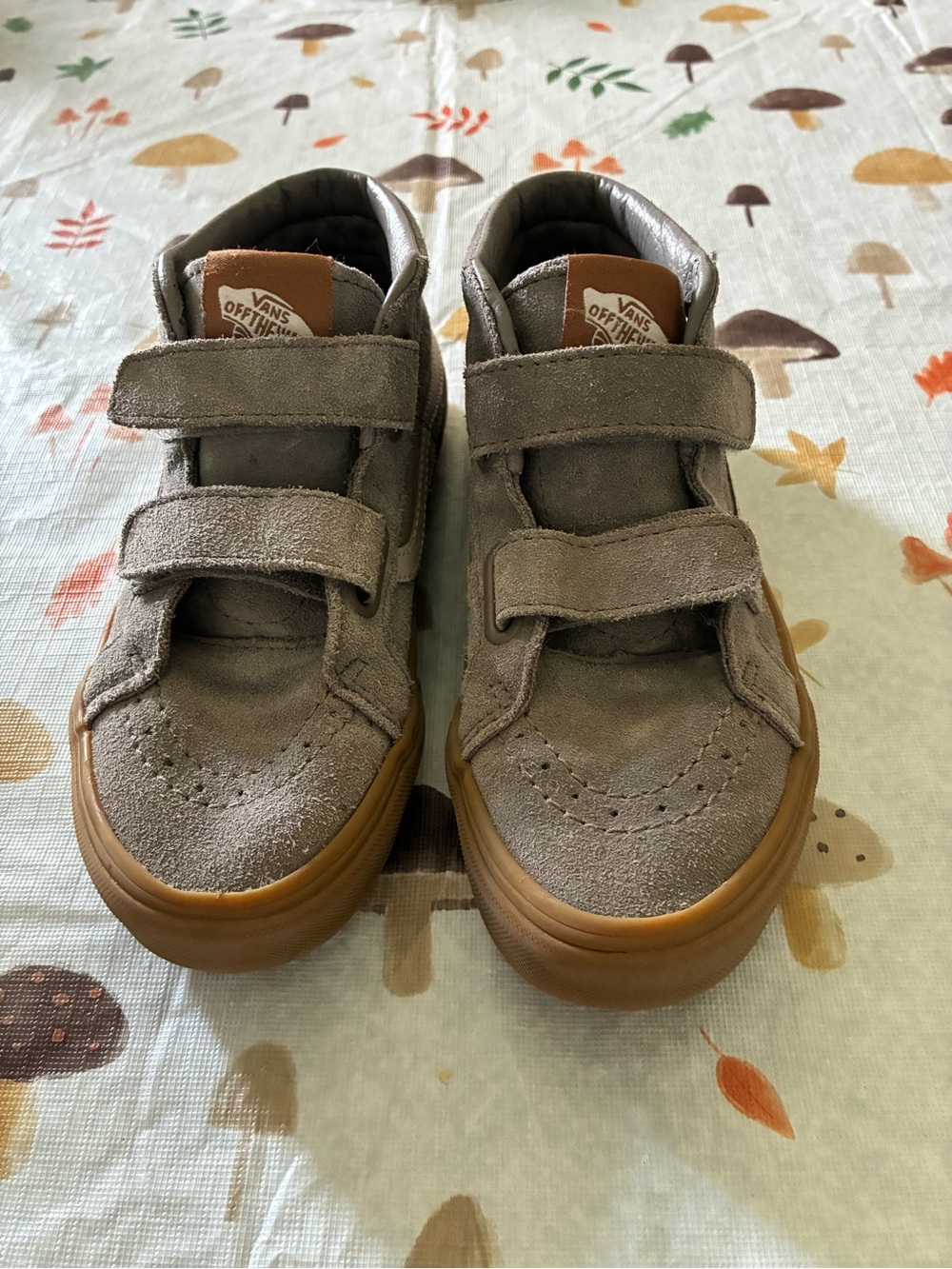 Vans Kids Suede Hook-and-Loop Sneakers in Taupe and Gum - Picture 4 of 7